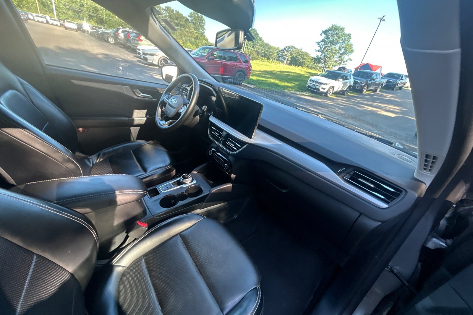 Used 2024 Carbonized Gray Metallic Ford Platinum image 16