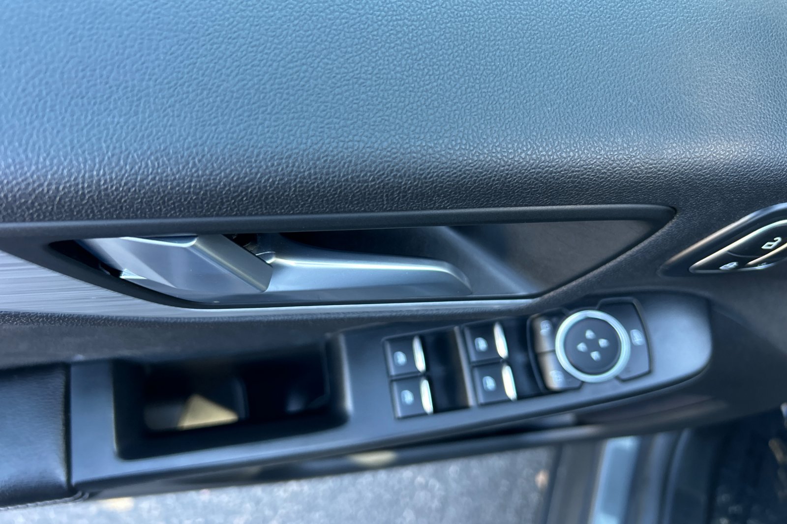 Used 2024 Carbonized Gray Metallic Ford Platinum image 11