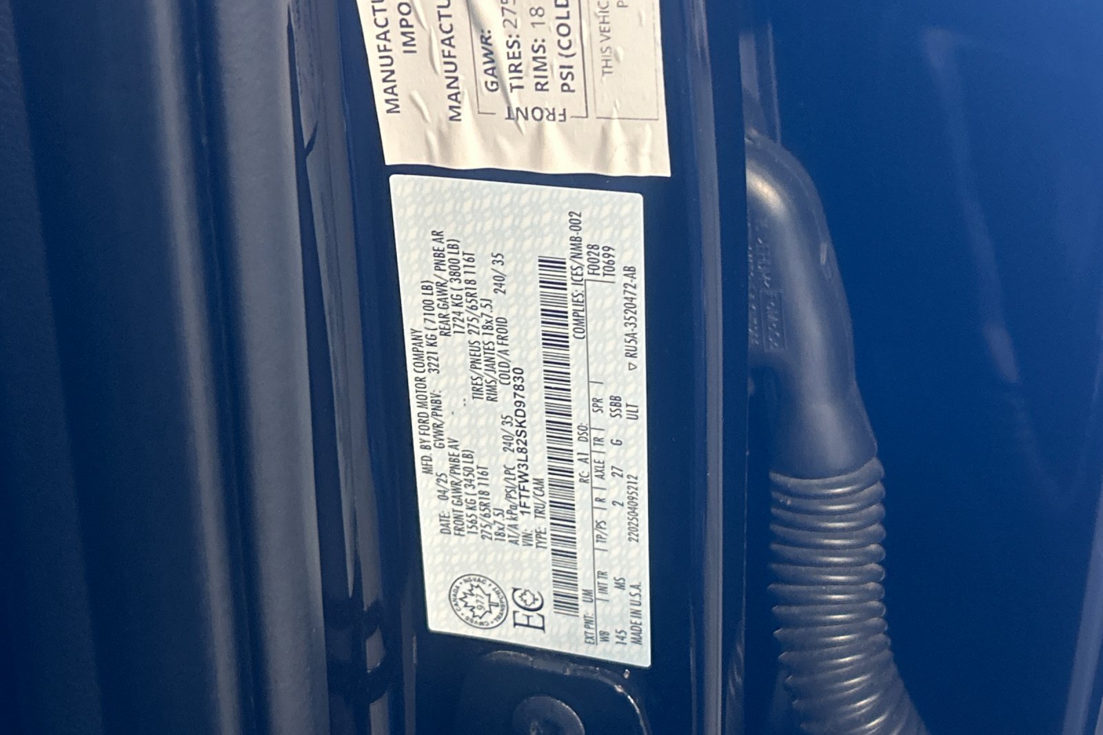 Used 2025 Agate Black Metallic Ford XLT image 26