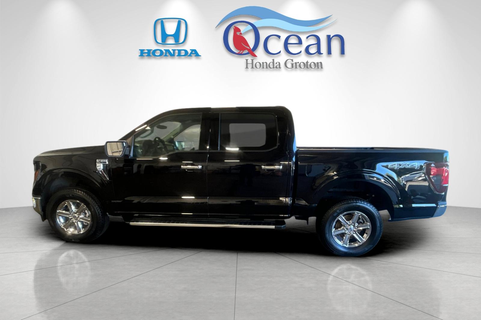 Used 2025 Agate Black Metallic Ford XLT image 6