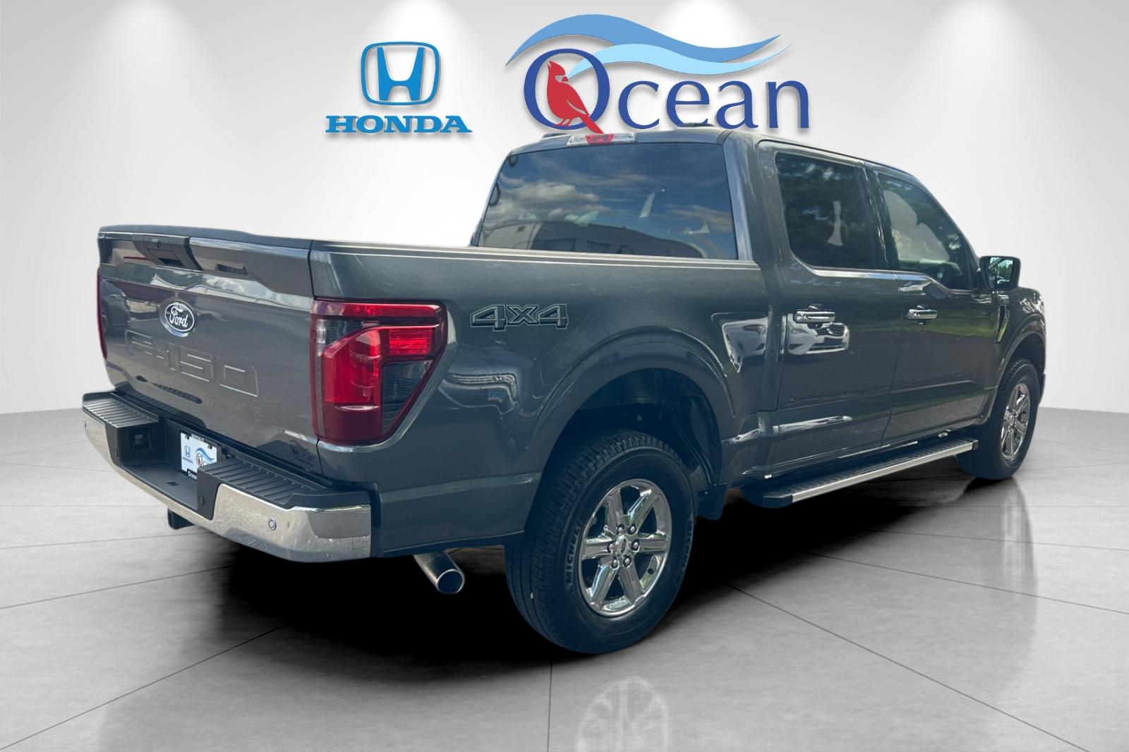Used 2025 Carbonized Gray Metallic Ford XLT image 3