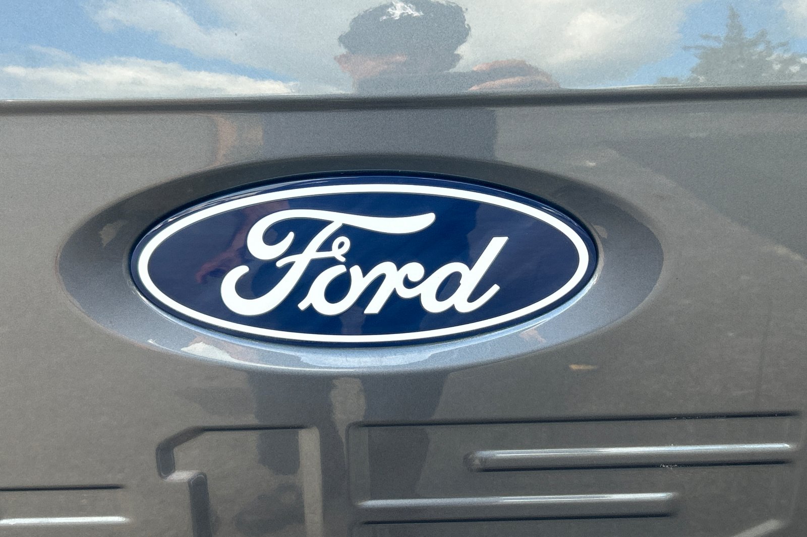 Used 2025 Carbonized Gray Metallic Ford XLT image 24
