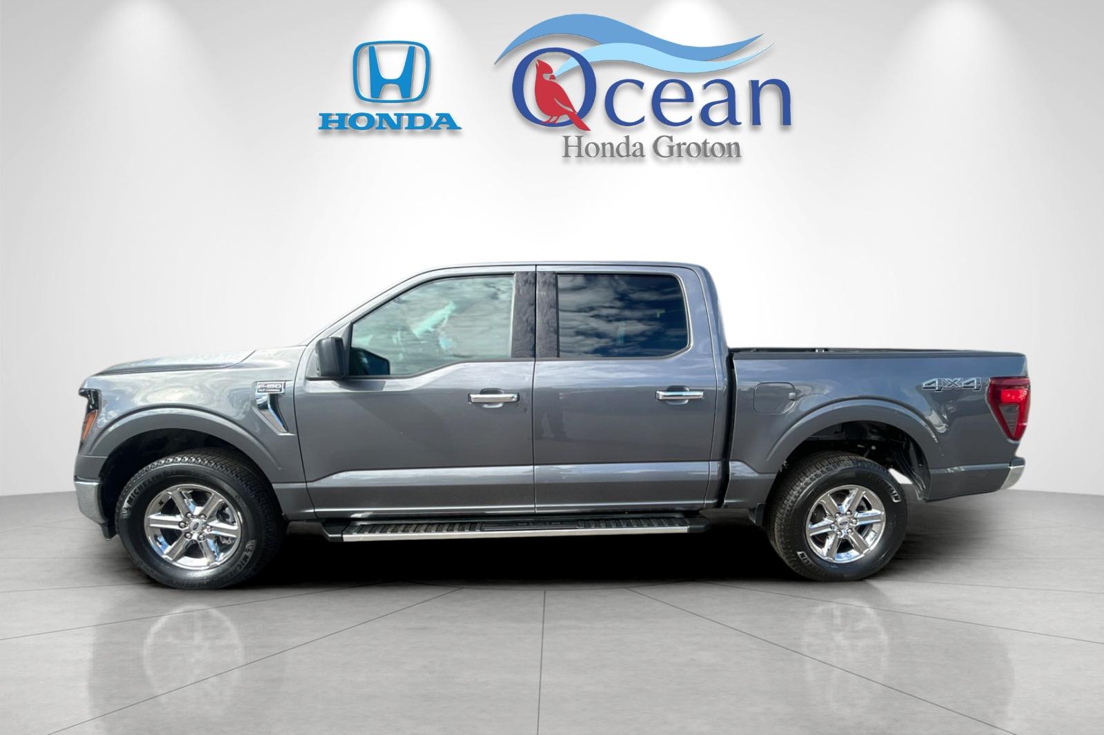 Used 2025 Carbonized Gray Metallic Ford XLT image 6