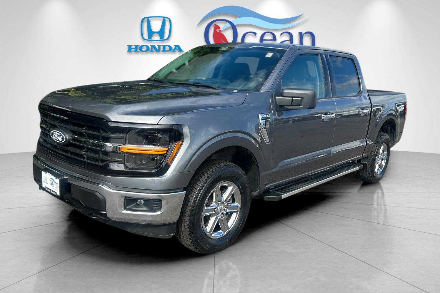 Used 2025 Carbonized Gray Metallic Ford XLT image 7