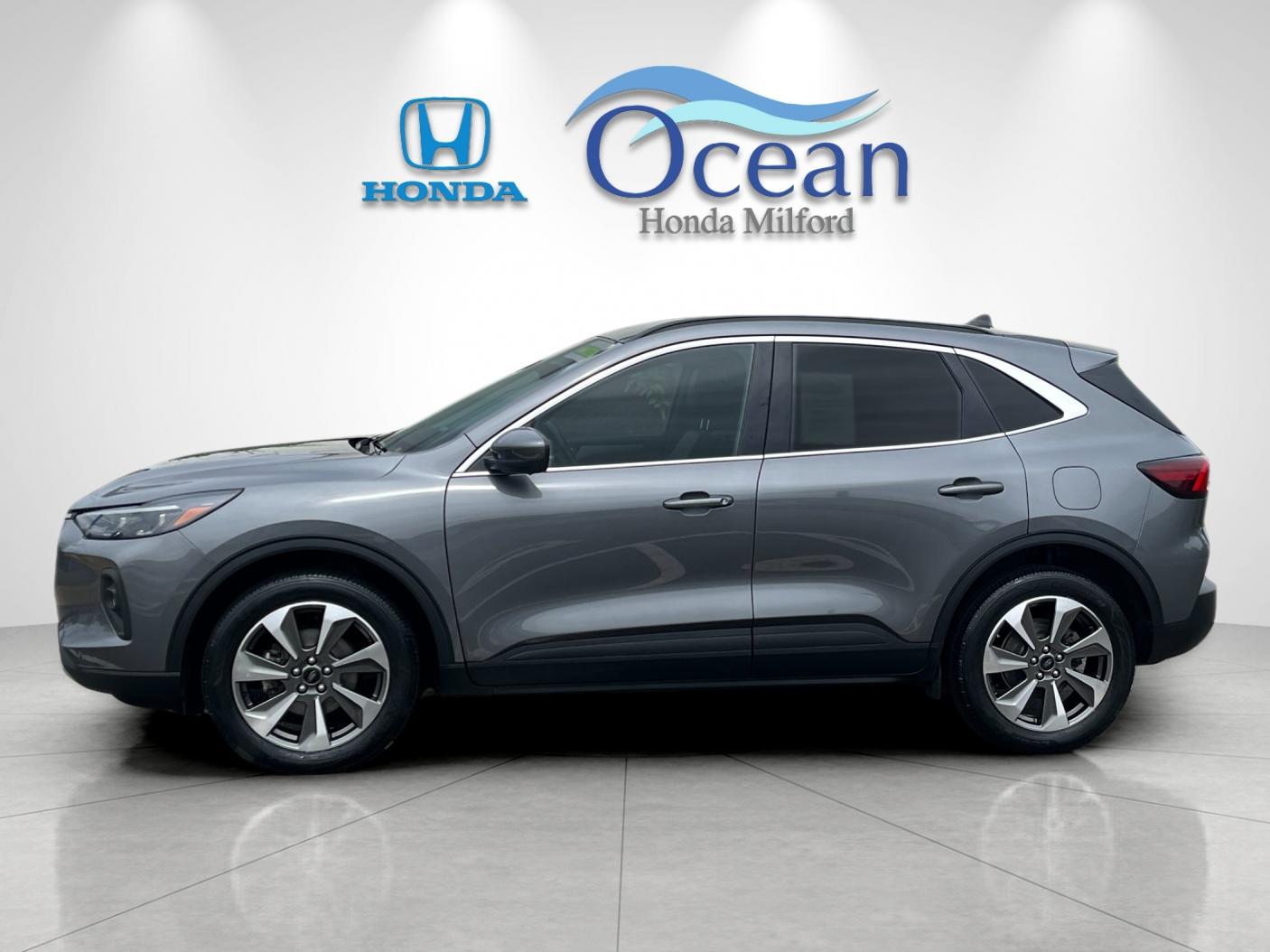 Used 2024 Carbonized Gray Metallic Ford Platinum image 6