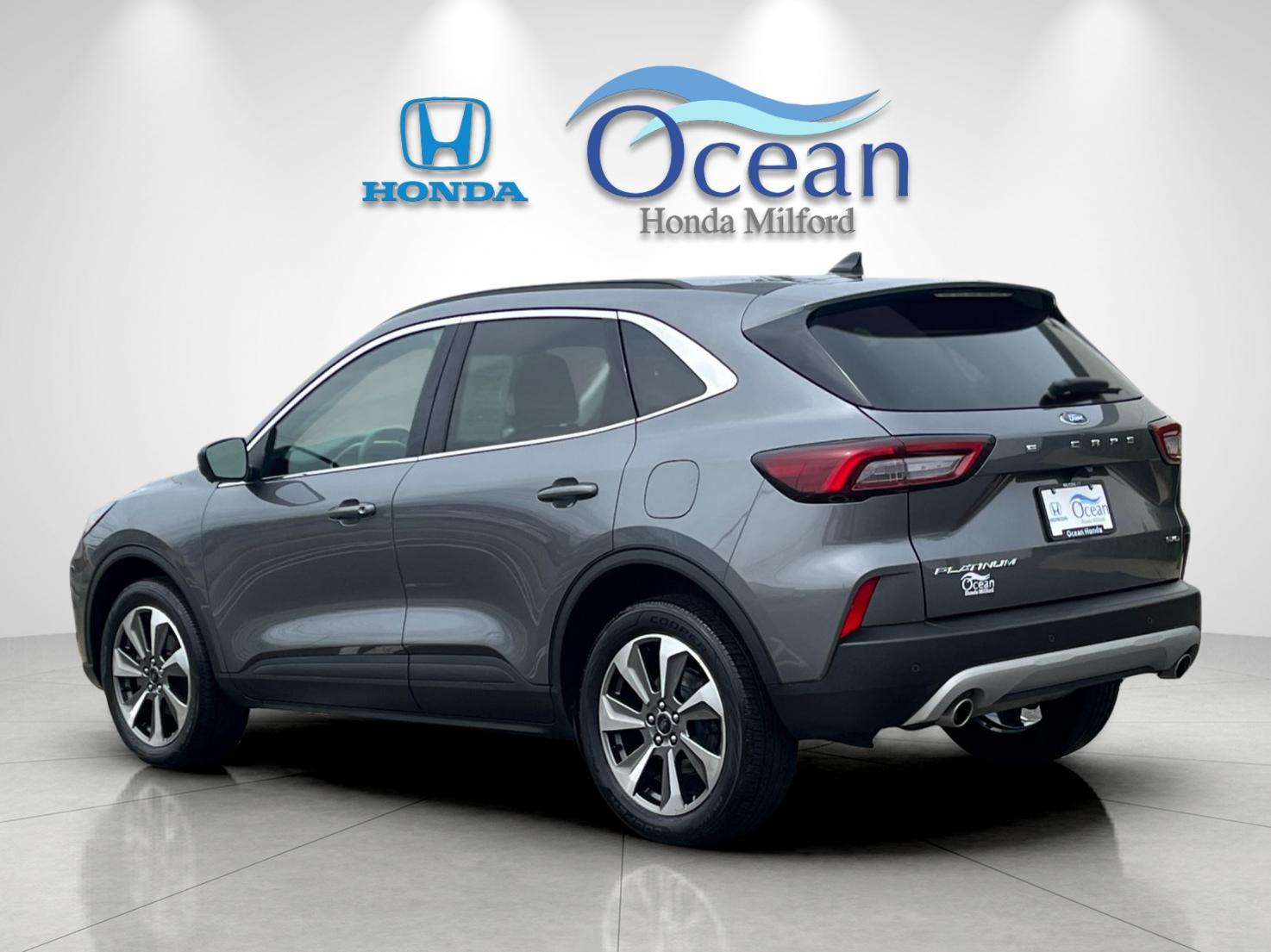 Used 2024 Carbonized Gray Metallic Ford Platinum image 5