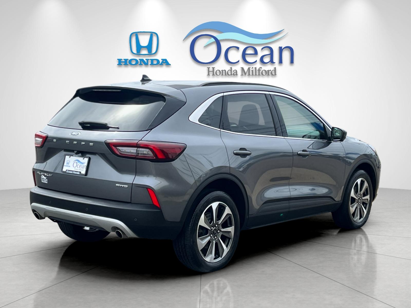 Used 2024 Carbonized Gray Metallic Ford Platinum image 3