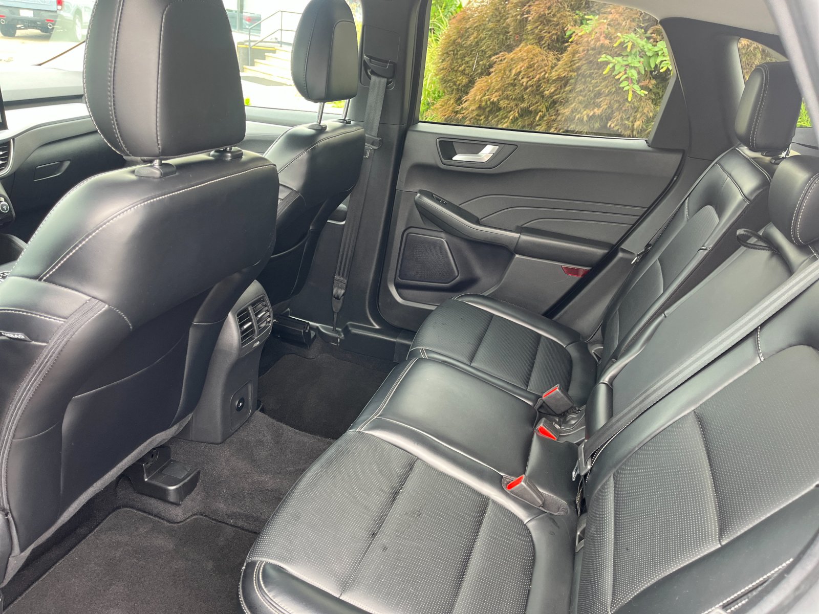 Used 2024 Carbonized Gray Metallic Ford Platinum image 13