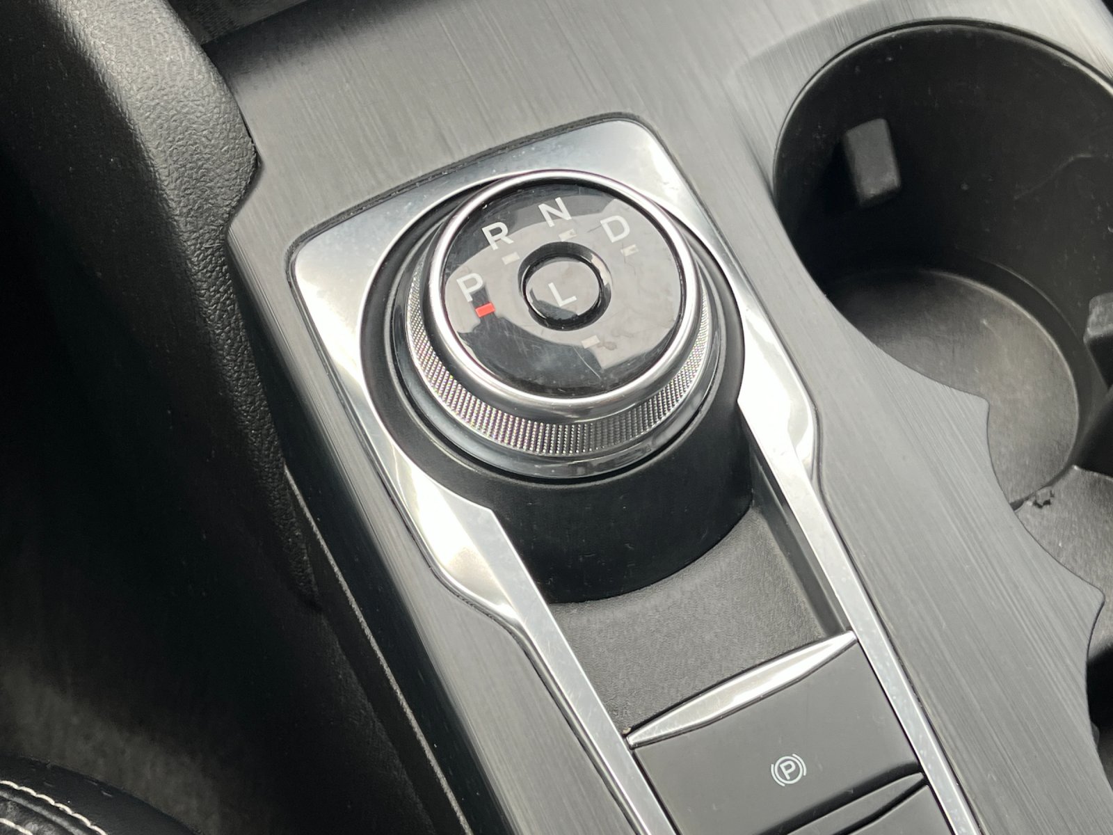 Used 2024 Carbonized Gray Metallic Ford Platinum image 23