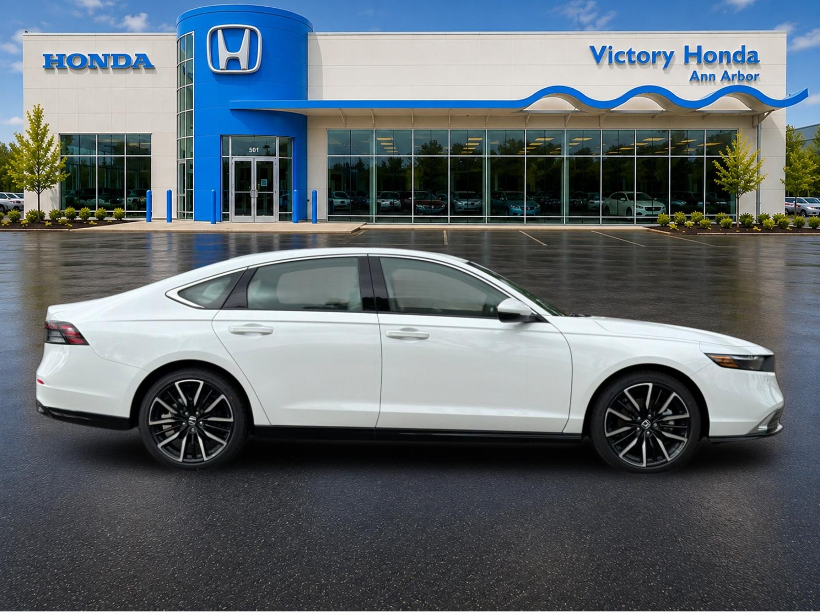 New 2026 Platinum White Pearl Honda Touring Hybrid image 4