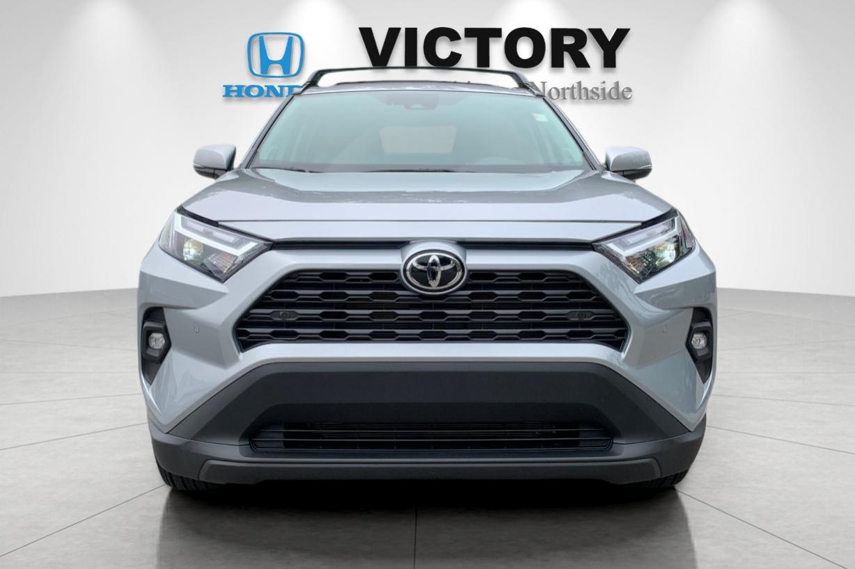 Used 2025 Silver Toyota XLE Premium image 8