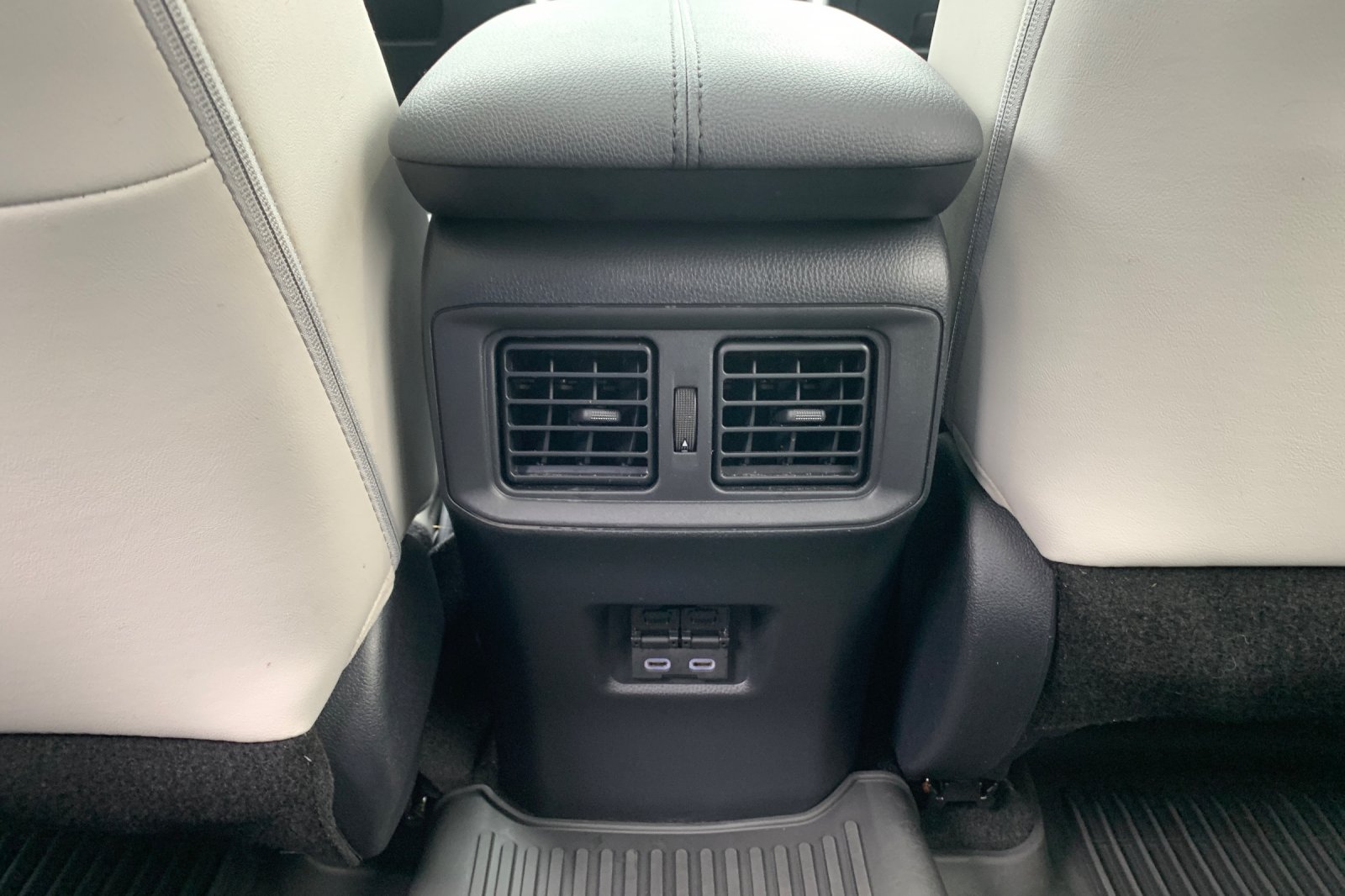 Used 2025 Silver Toyota XLE Premium image 14