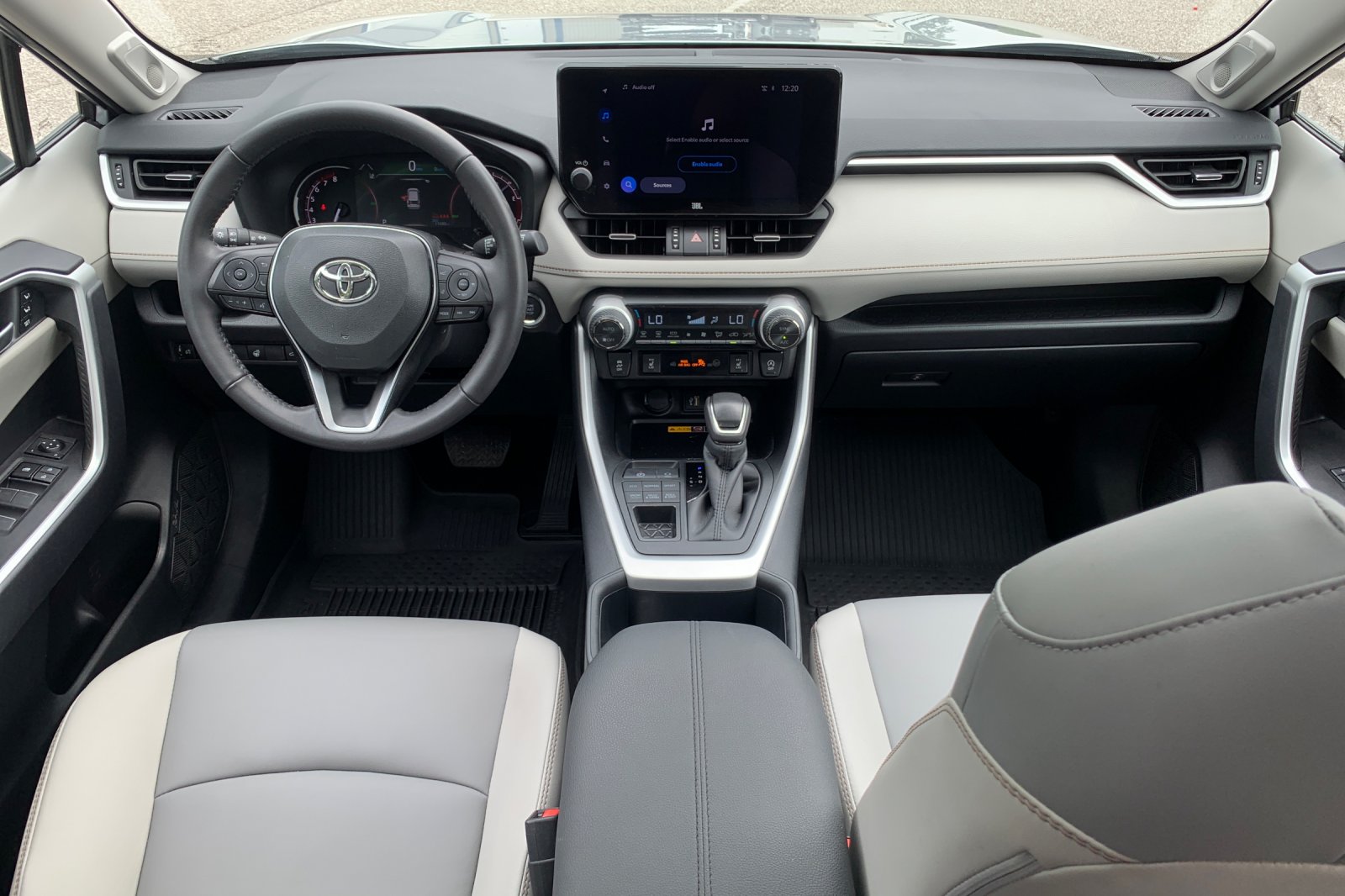 Used 2025 Silver Toyota XLE Premium image 15