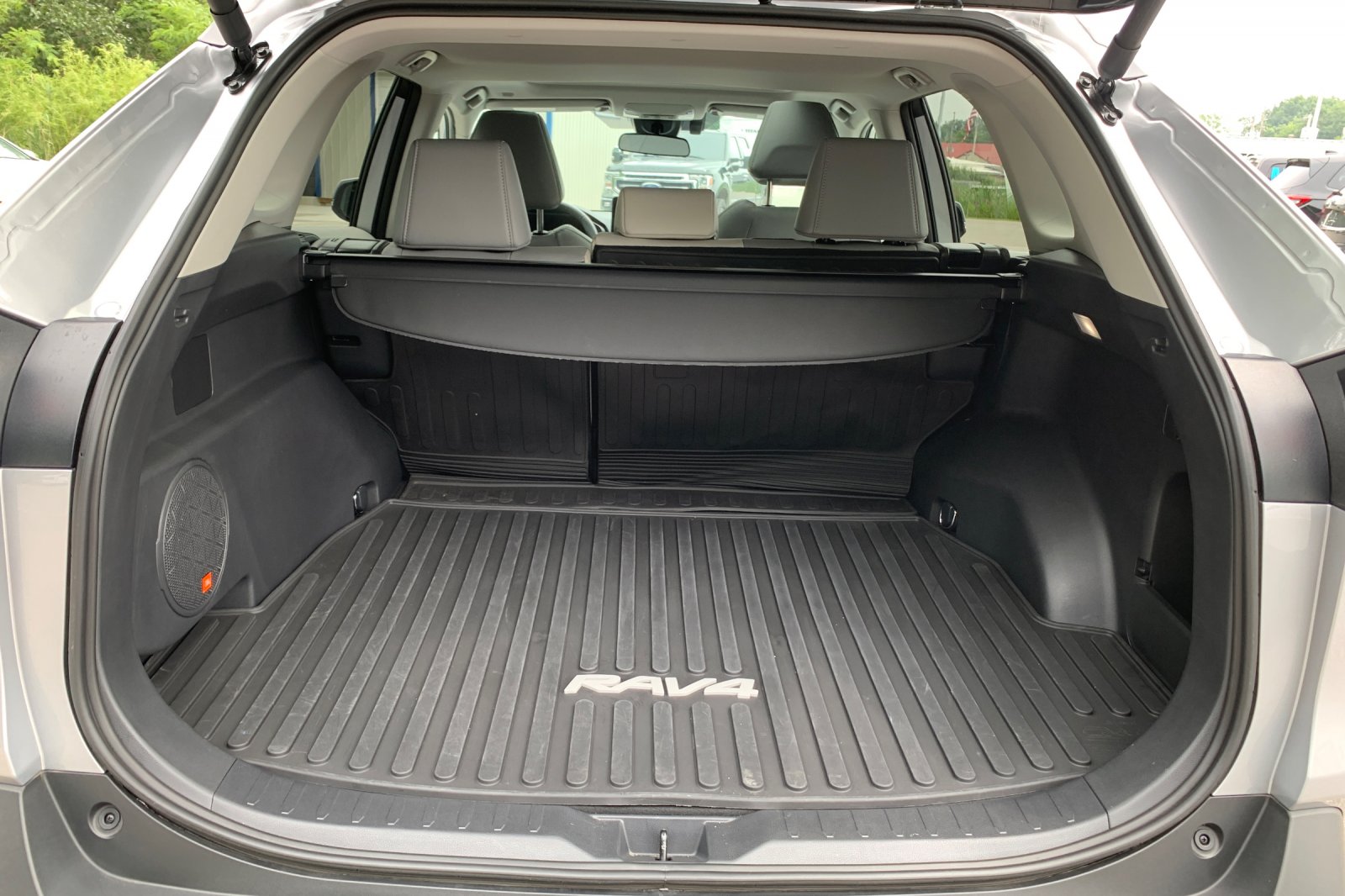 Used 2025 Silver Toyota XLE Premium image 17