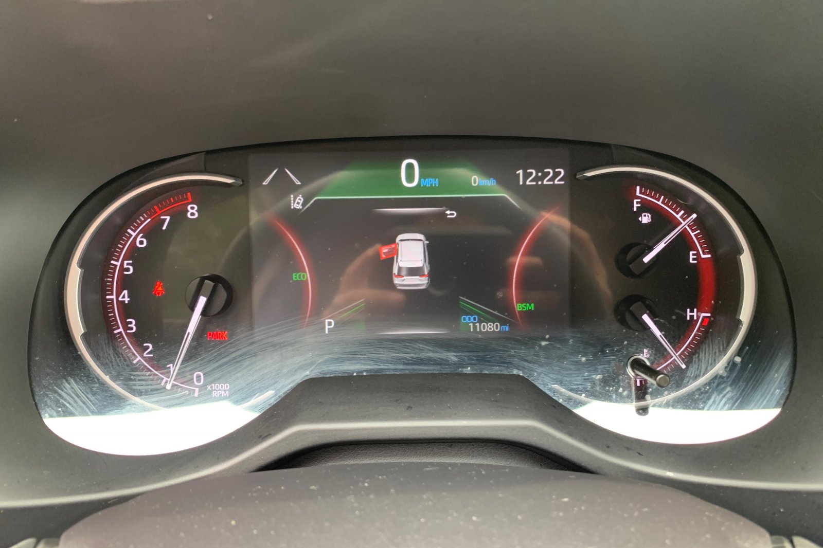 Used 2025 Silver Toyota XLE Premium image 31
