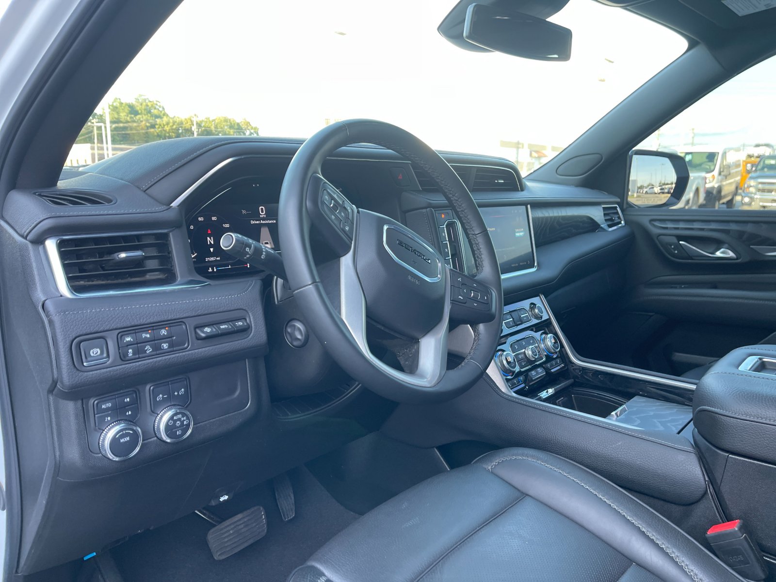 Used 2024 White GMC Denali image 11