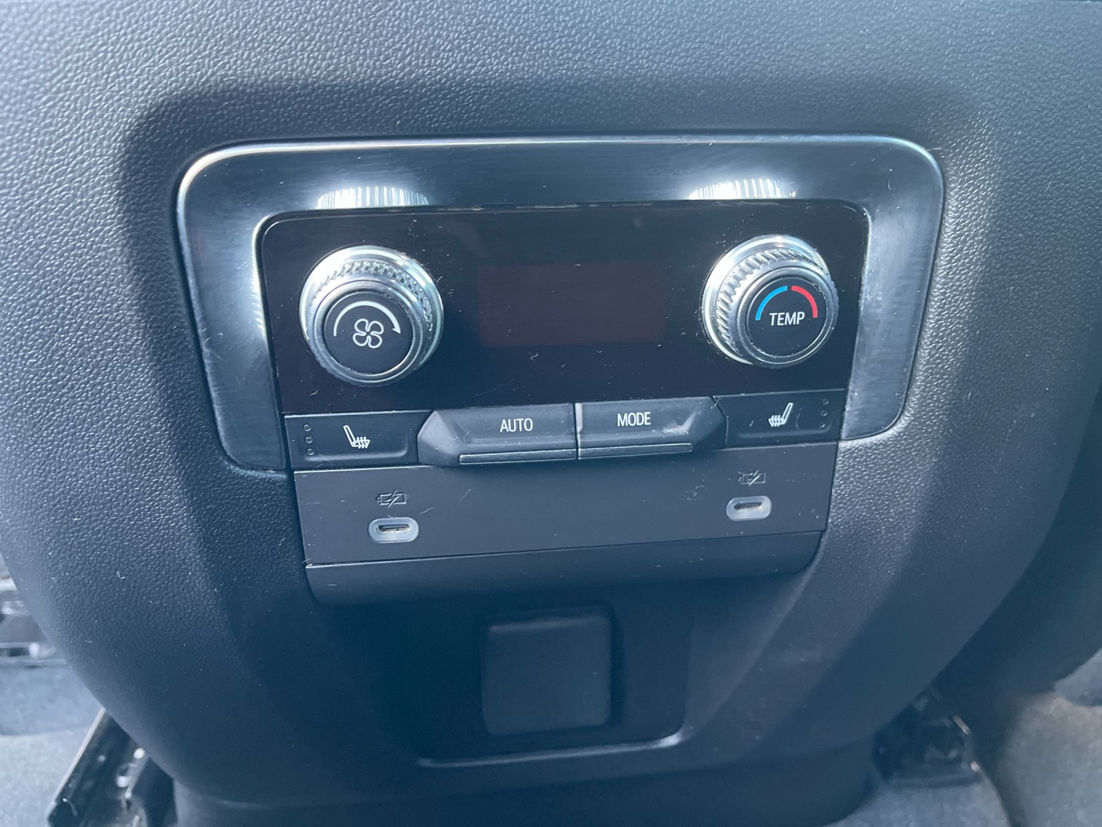Used 2024 White GMC Denali image 15