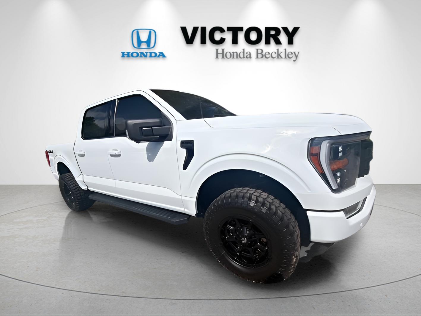 Used 2023 Oxford White Ford XLT image 7