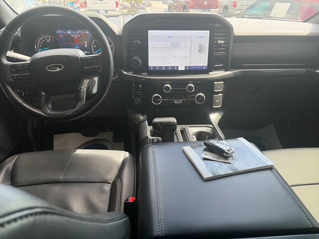 Used 2023 Oxford White Ford XLT image 16