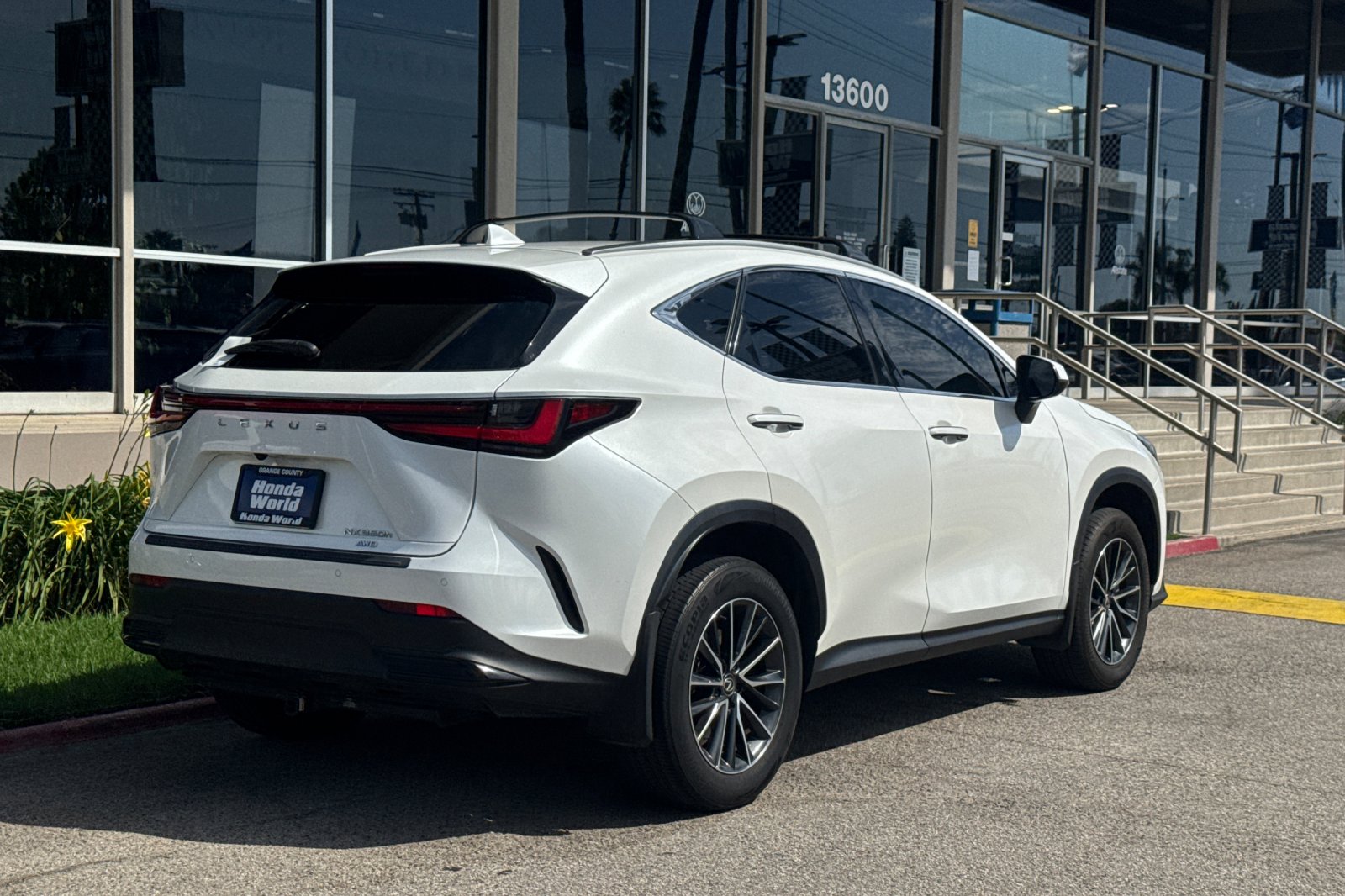 Used 2024 White Pearl Lexus 350h Premium image 5