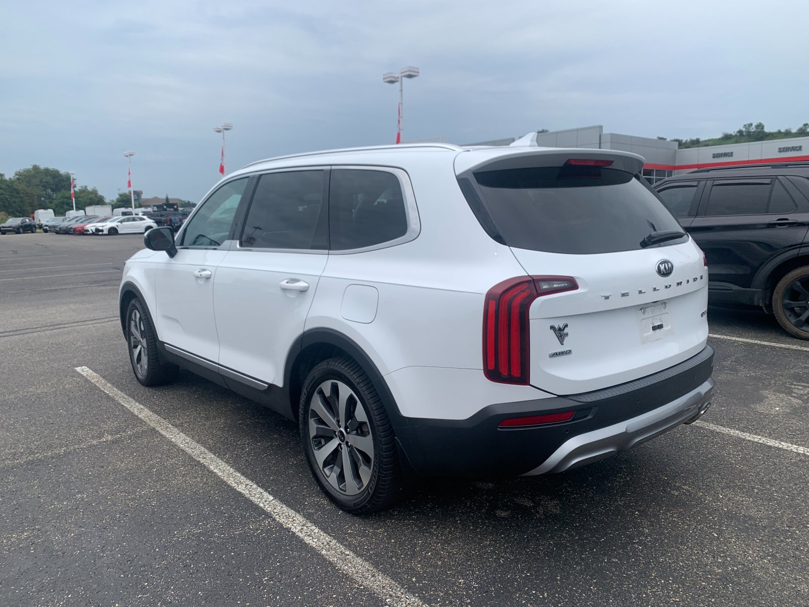 Used 2021 White Kia EX image 4