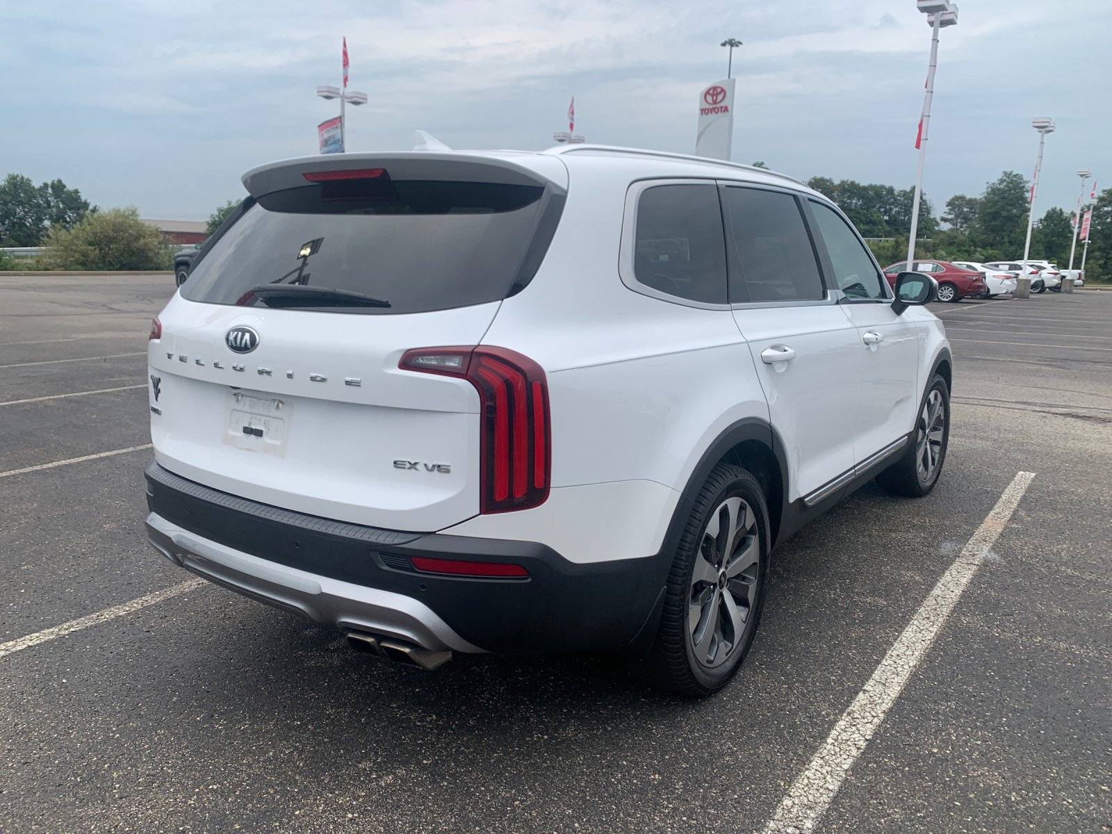 Used 2021 White Kia EX image 2