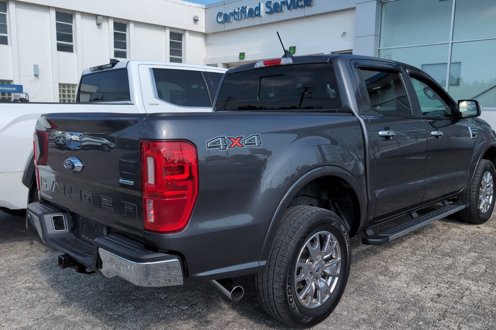 Used 2020 Gray Ford Lariat image 5