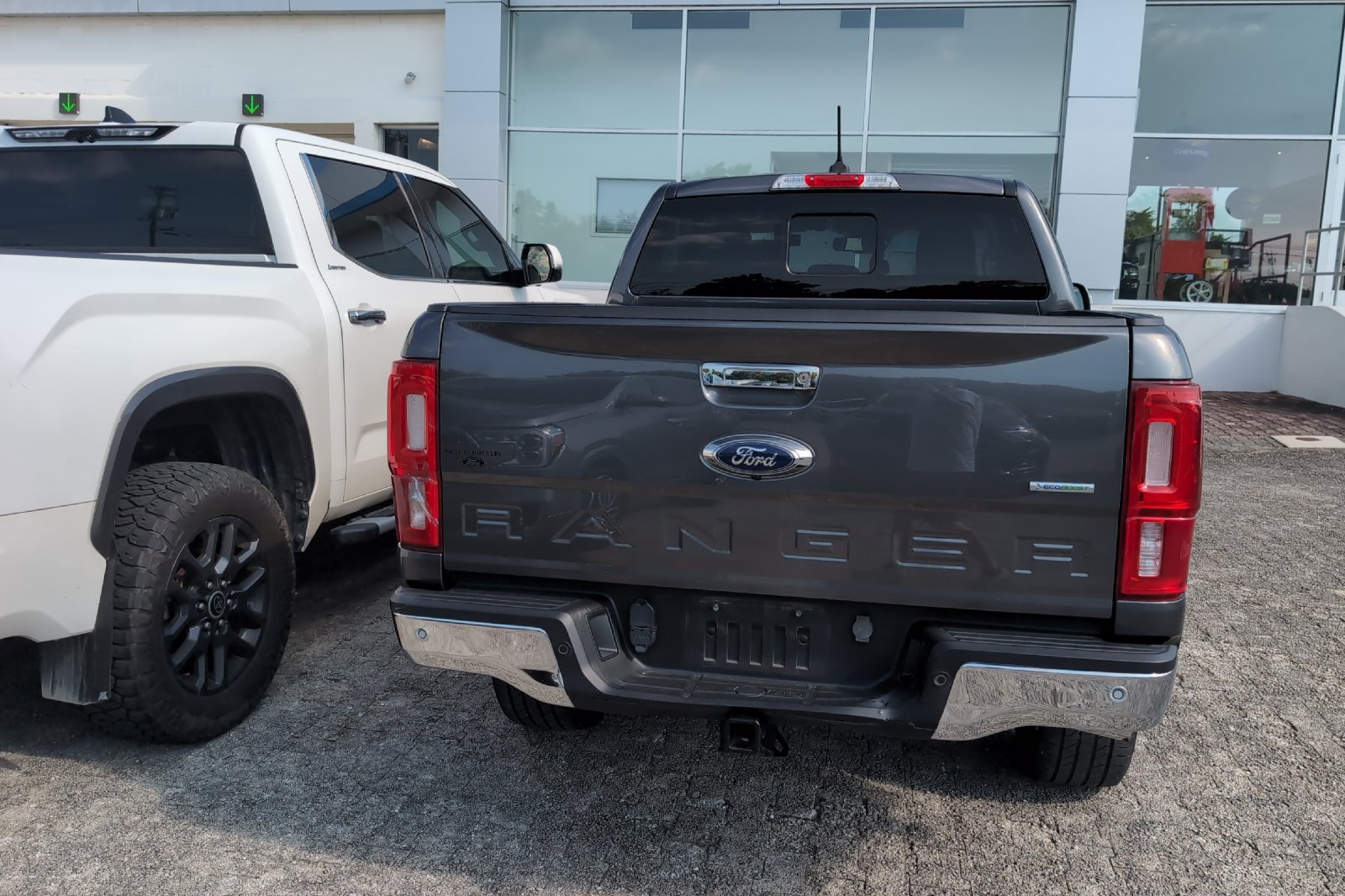 Used 2020 Gray Ford Lariat image 7