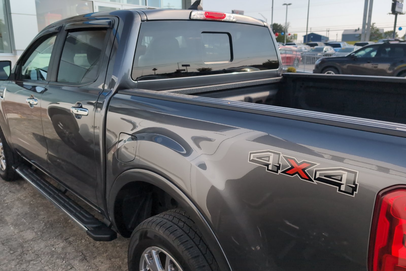 Used 2020 Gray Ford Lariat image 9