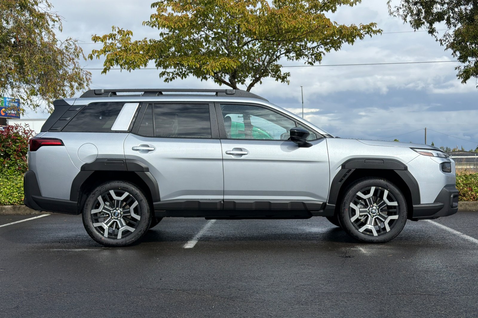 New 2026 ICE SILVER METALLIC Subaru Touring XT image 3