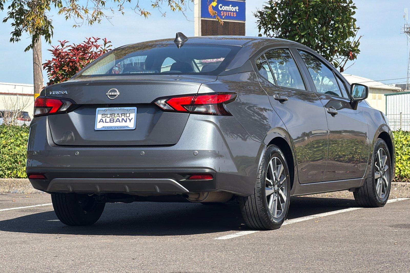 Used 2025 Gray Nissan 1.6 SV image 4