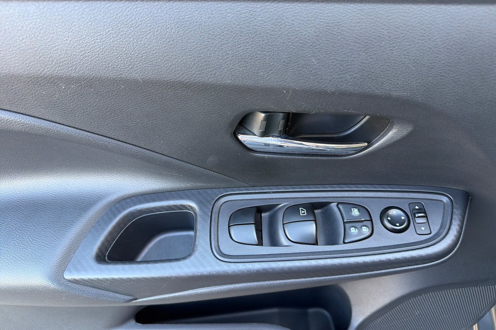 Used 2025 Gray Nissan 1.6 SV image 11