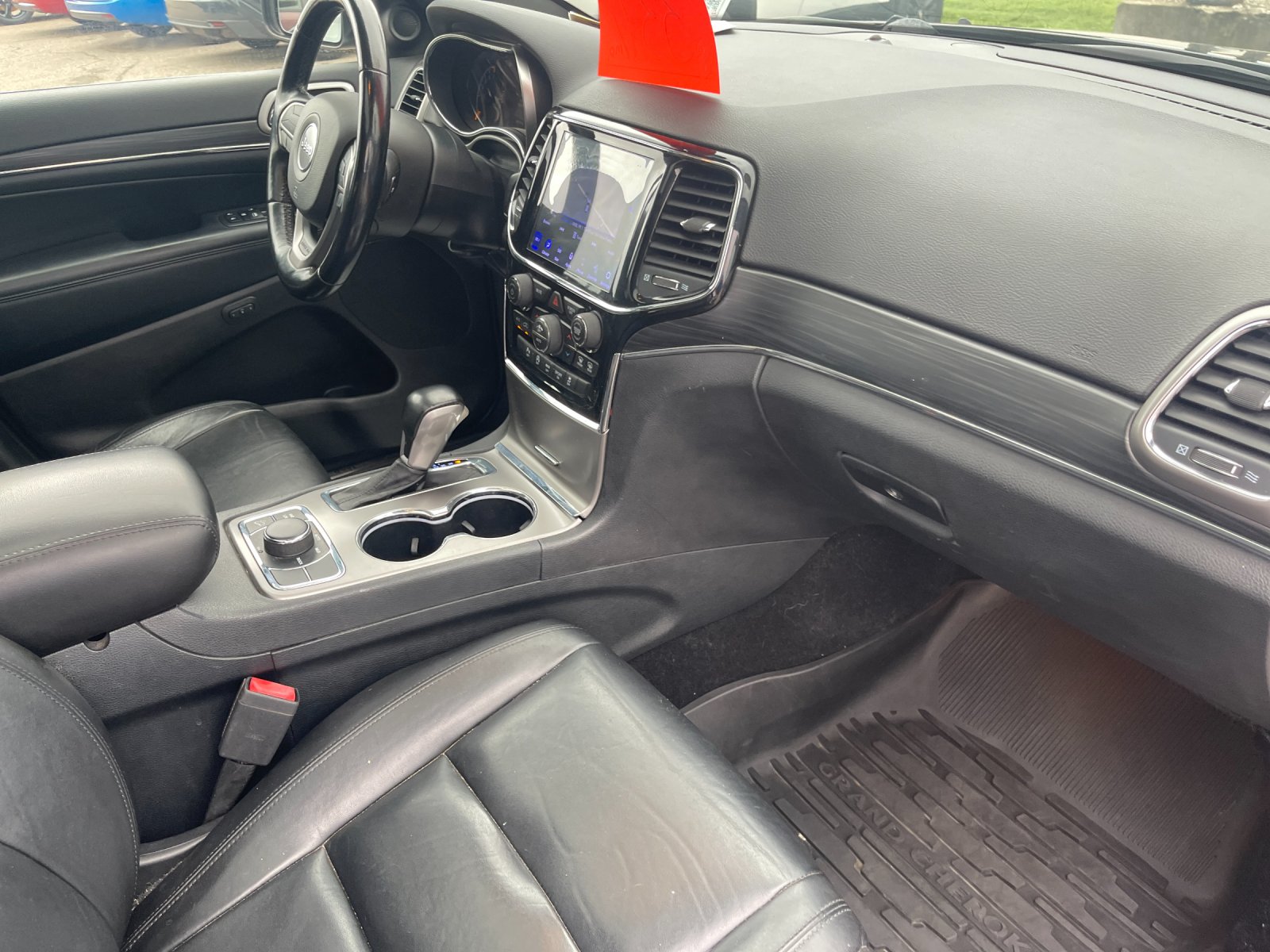 Used 2020  Jeep Limited image 18