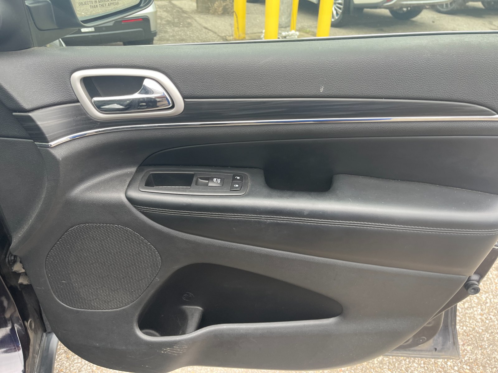 Used 2020  Jeep Limited image 19