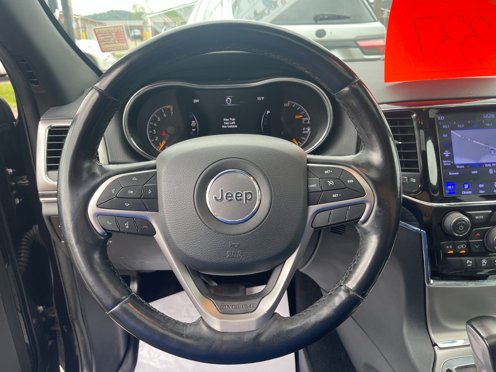 Used 2020  Jeep Limited image 25