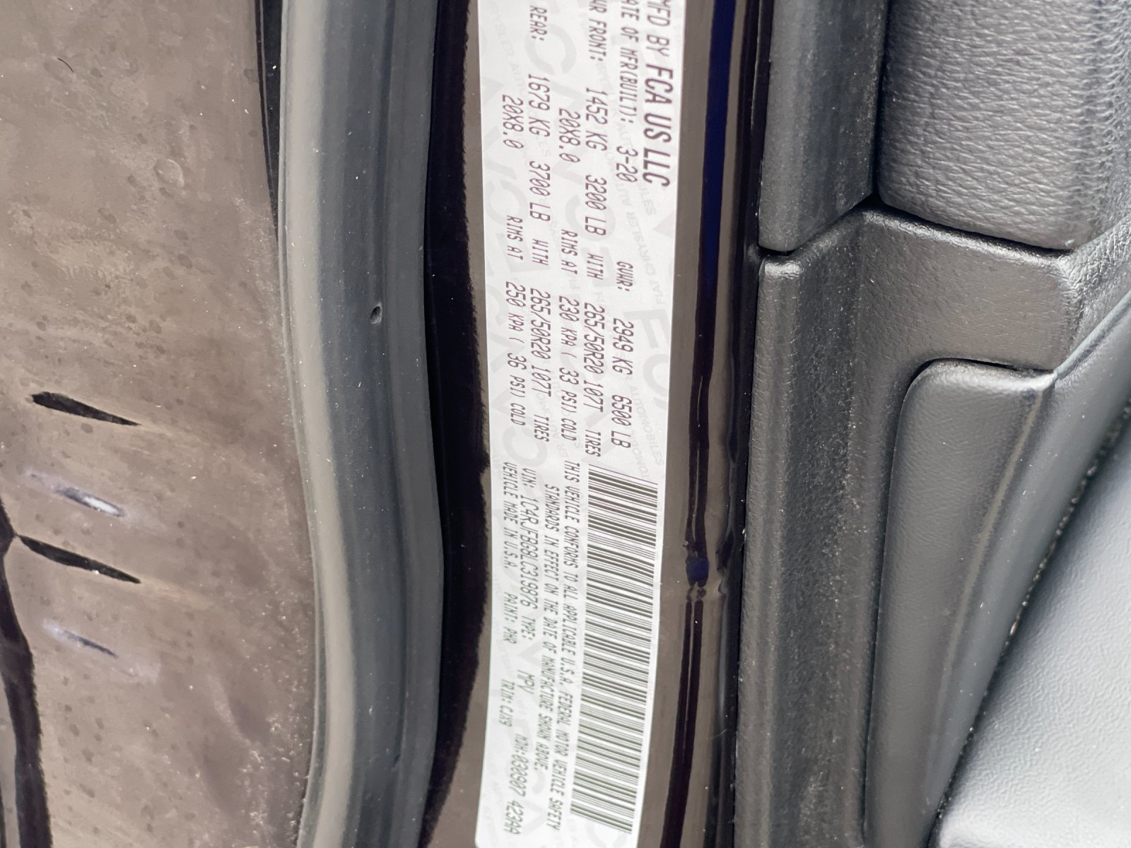 Used 2020  Jeep Limited image 29