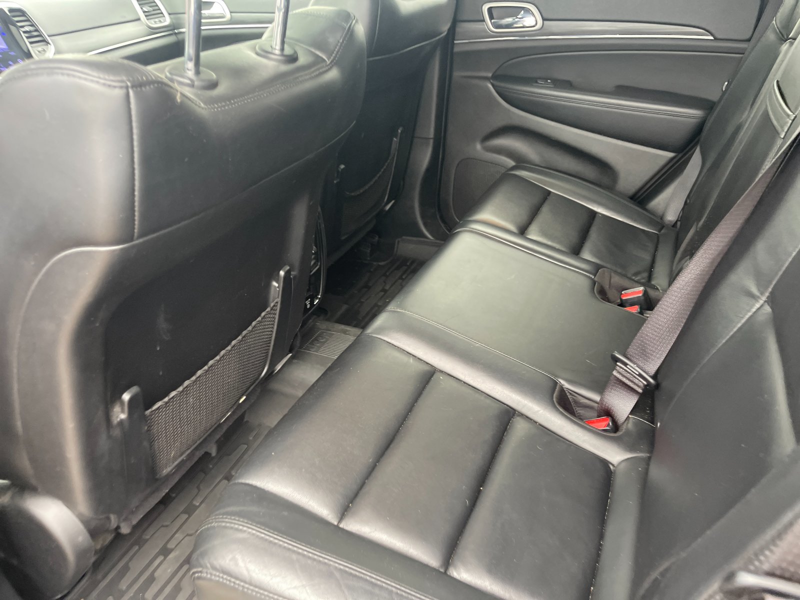 Used 2020  Jeep Limited image 13