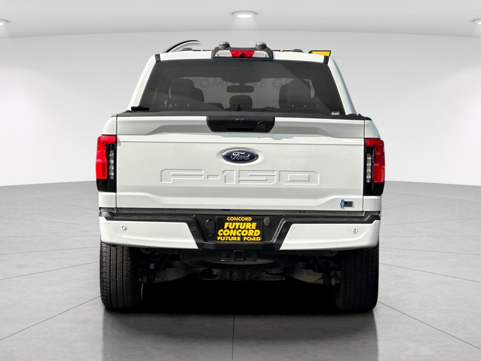 Used 2023 White Ford XLT image 4