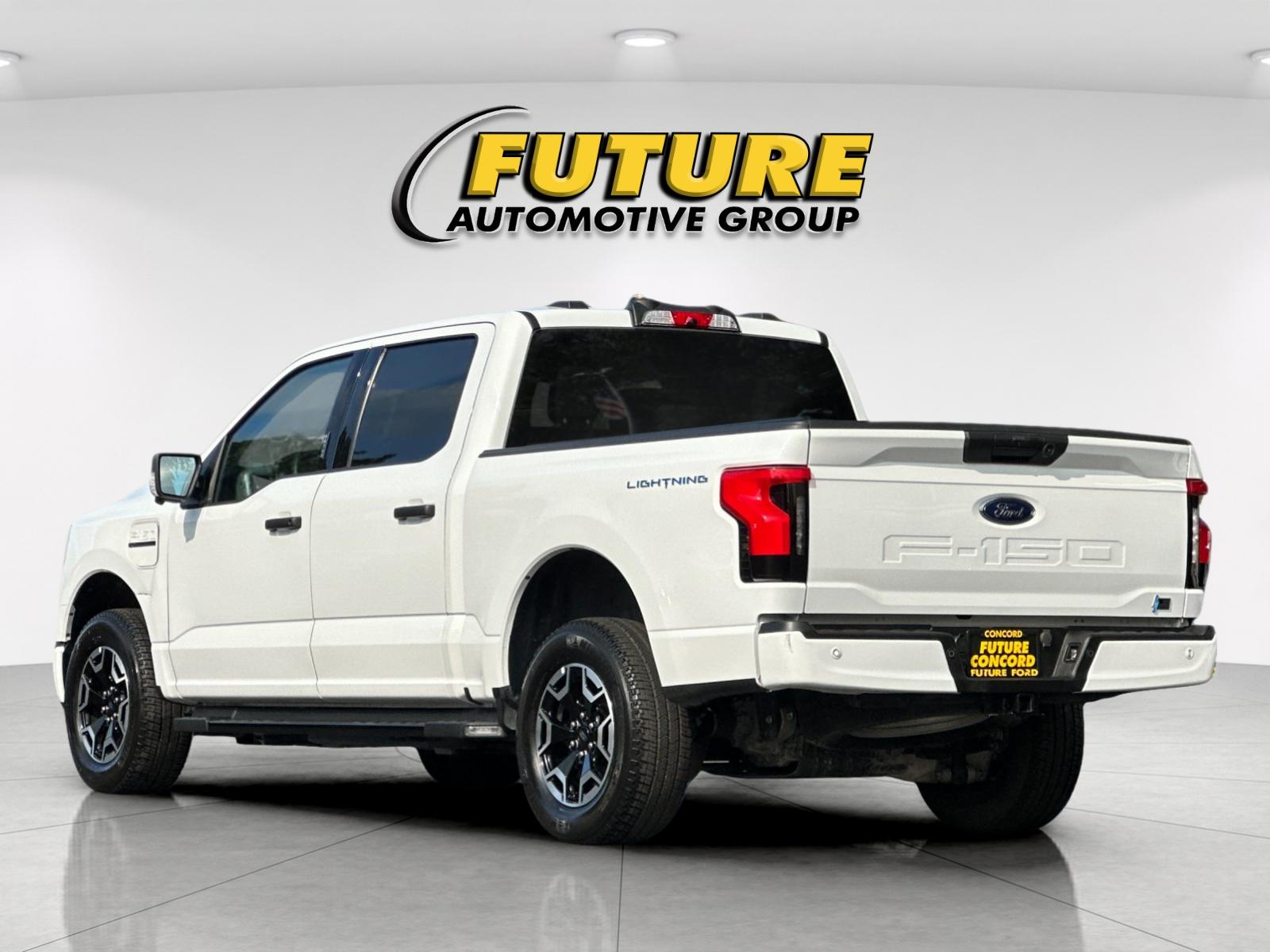 Used 2023 White Ford XLT image 5