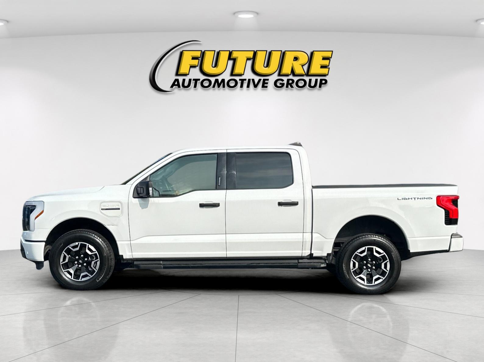 Used 2023 White Ford XLT image 6