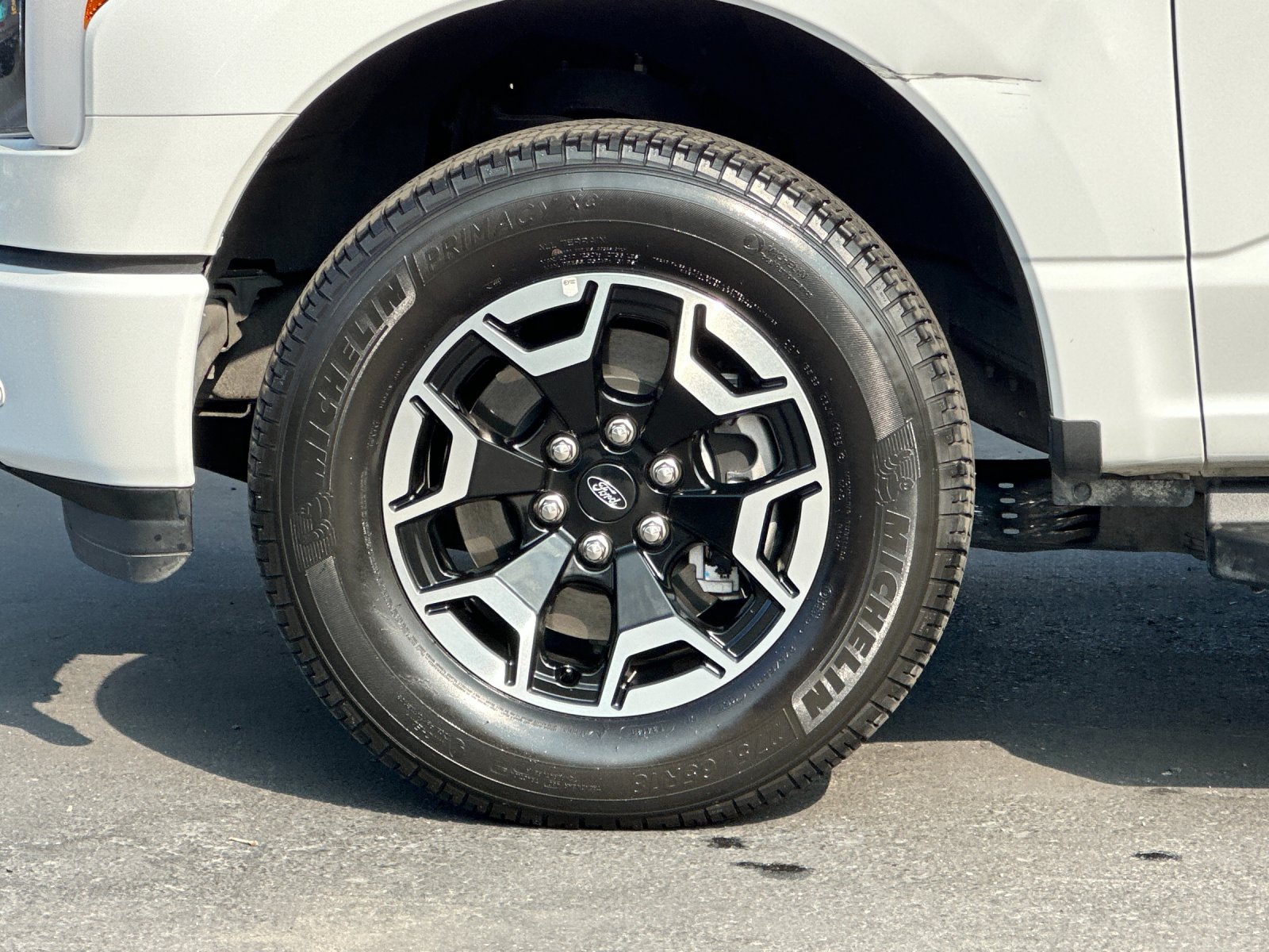 Used 2023 White Ford XLT image 24