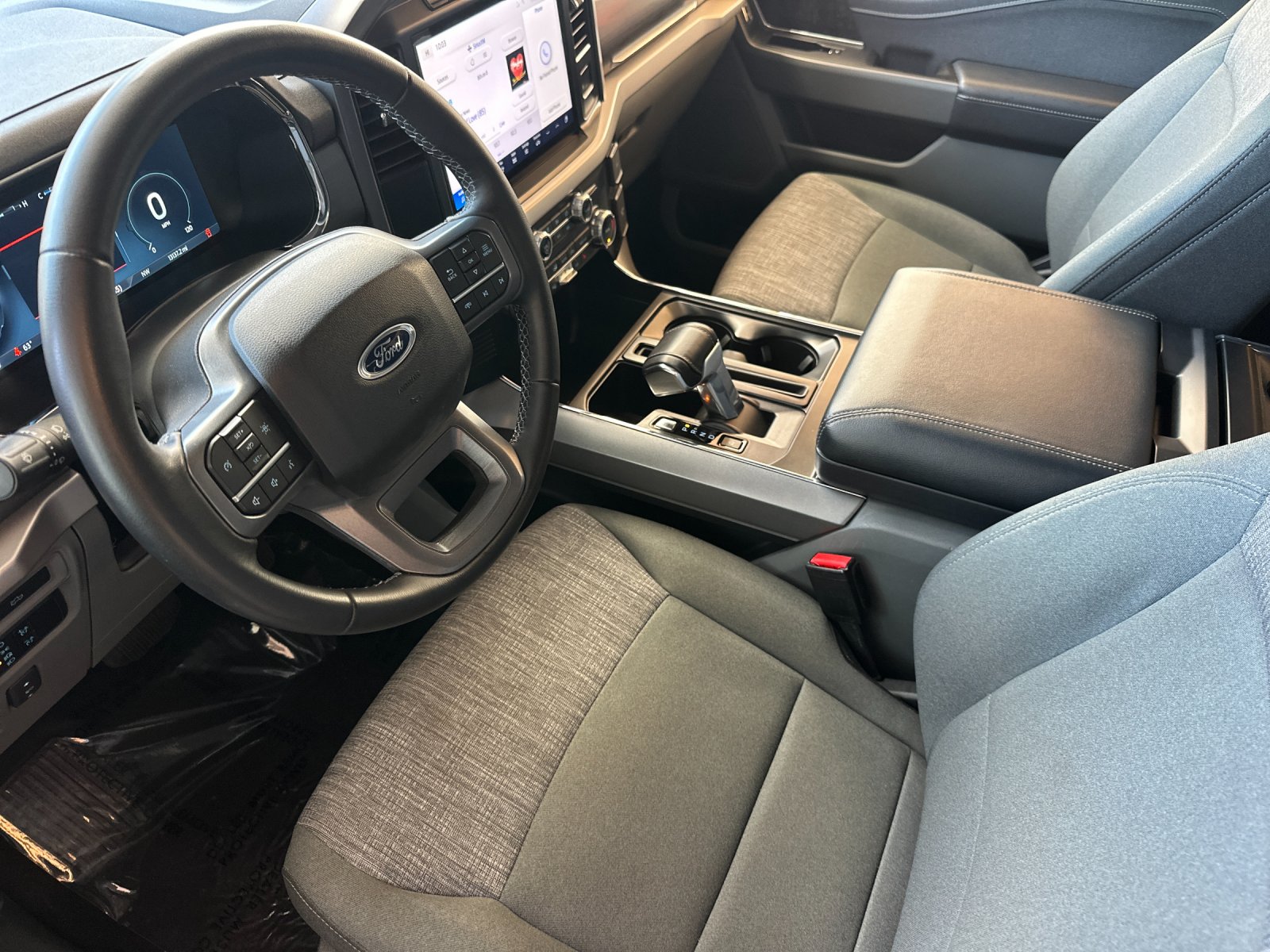 Used 2023 White Ford XLT image 9