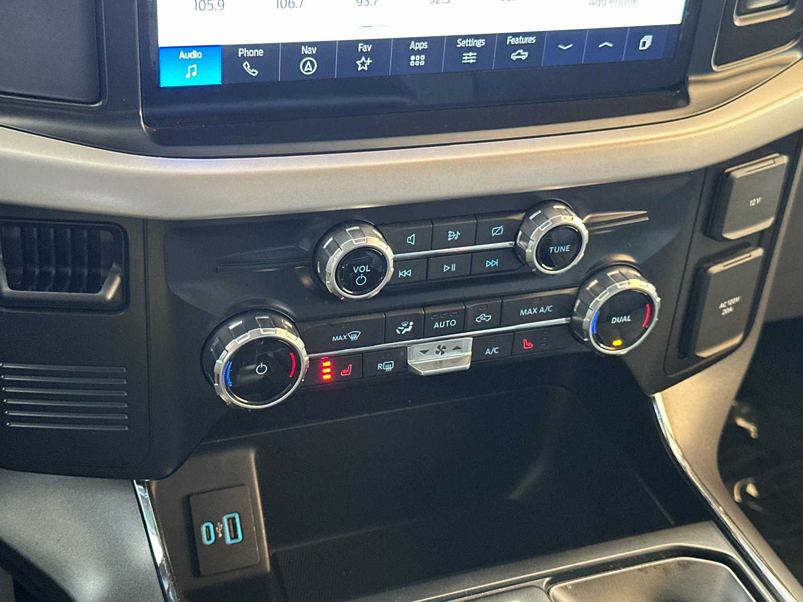 Used 2023 White Ford XLT image 19