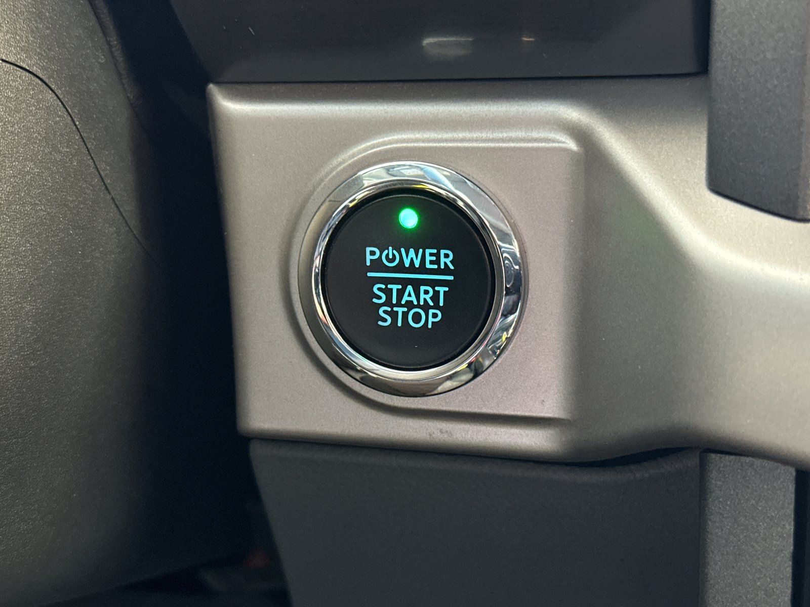Used 2023 White Ford XLT image 21