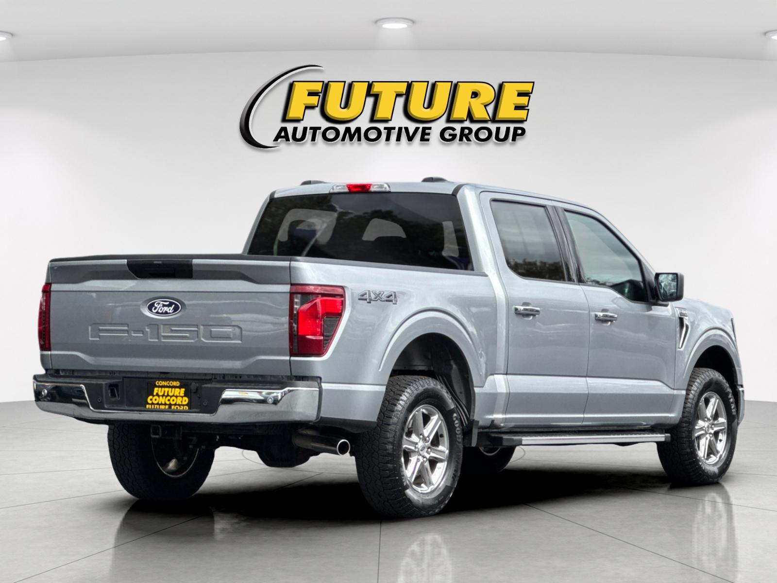 Used 2025 Silver Ford XLT image 3
