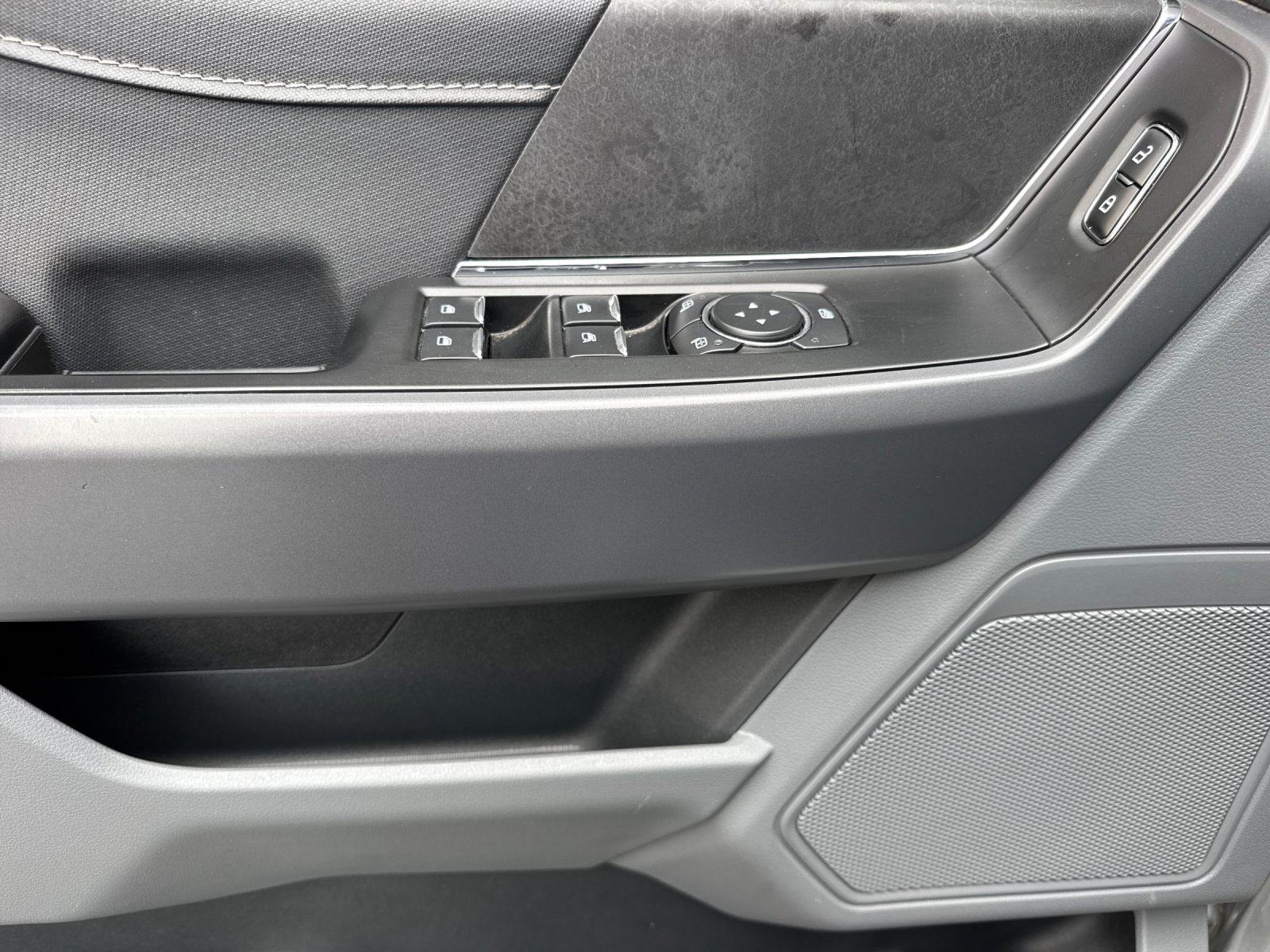 Used 2025 Silver Ford XLT image 10