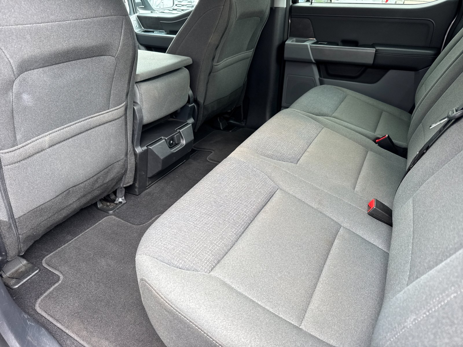 Used 2025 Silver Ford XLT image 11