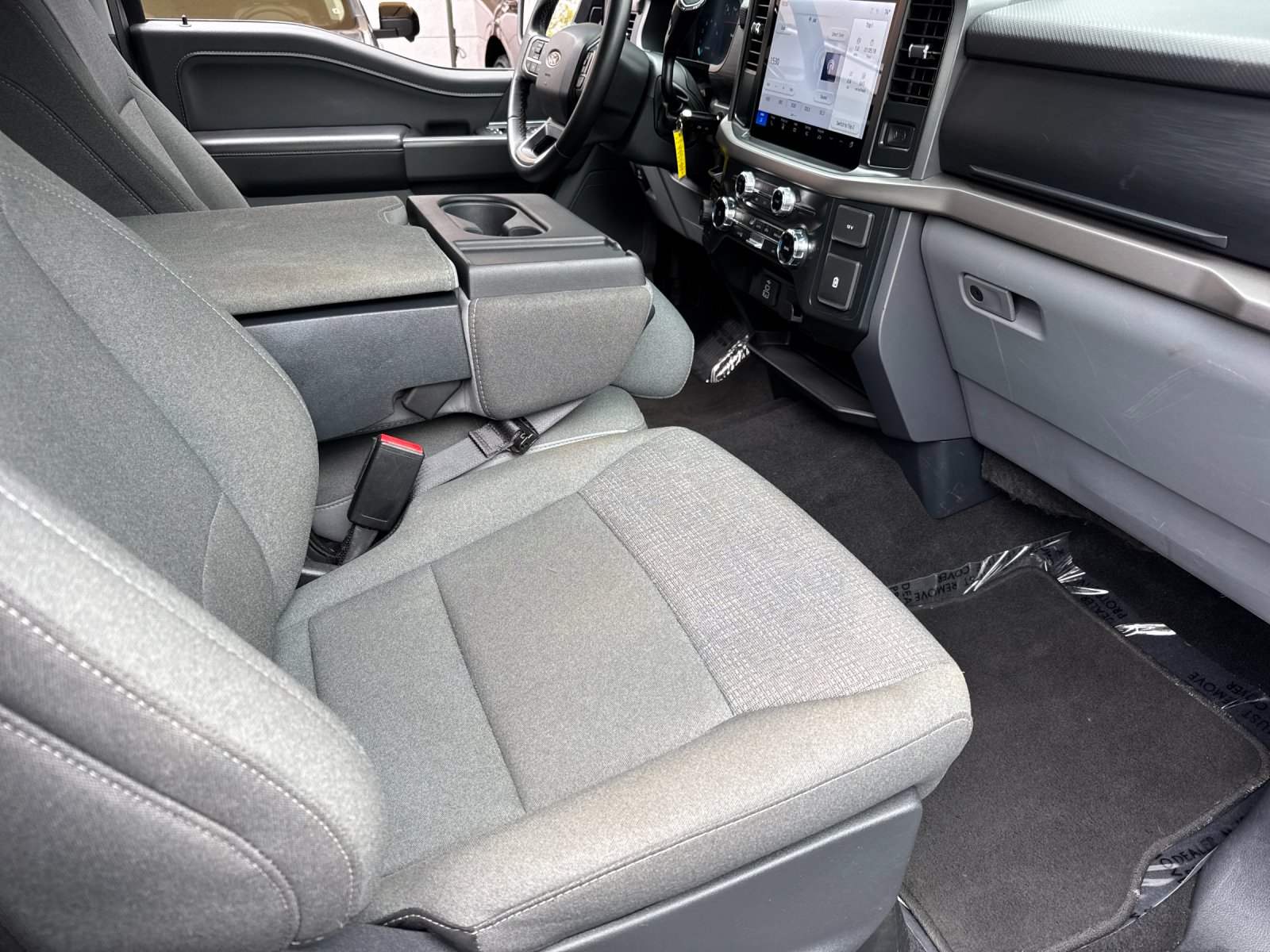 Used 2025 Silver Ford XLT image 14