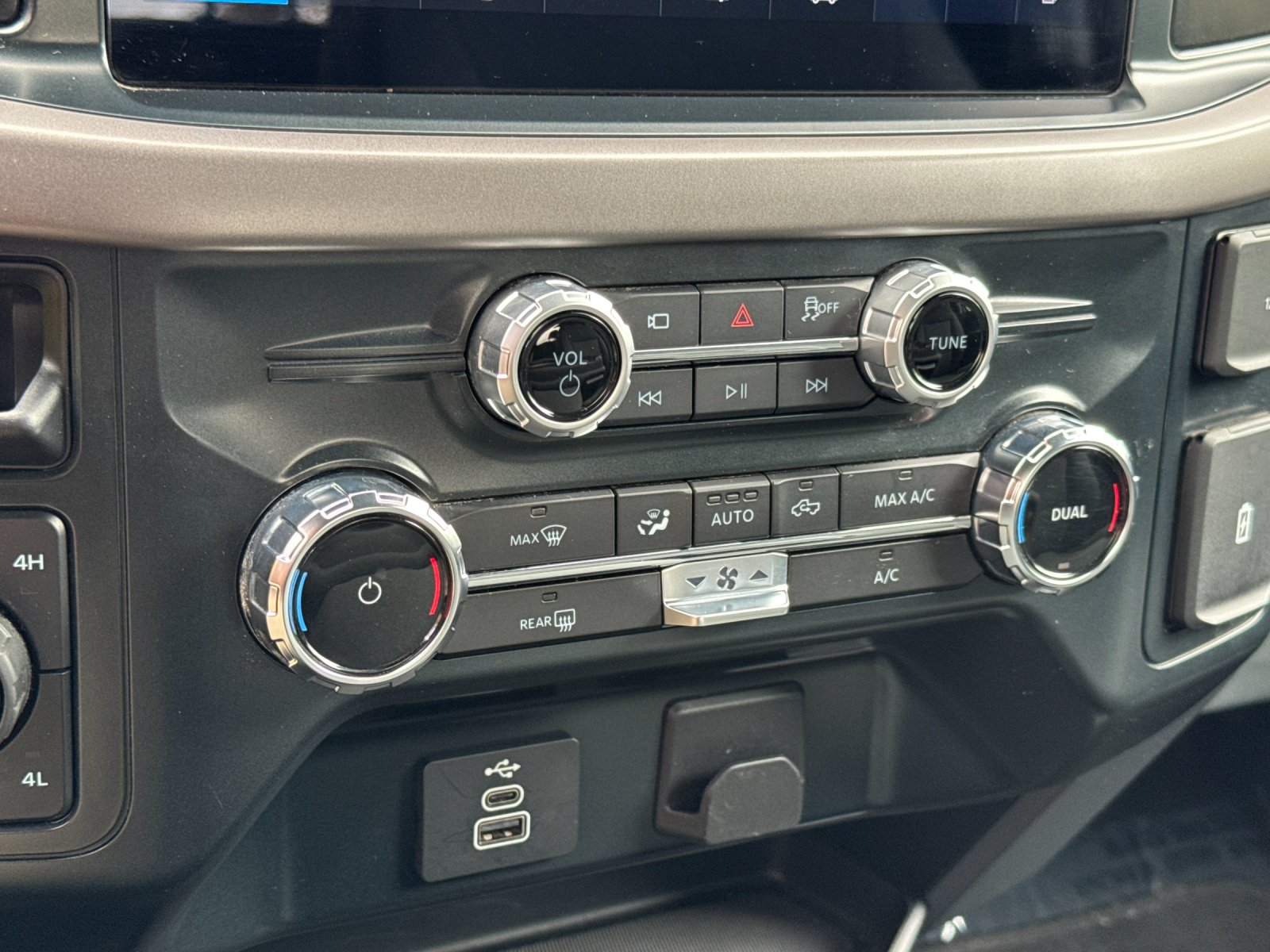 Used 2025 Silver Ford XLT image 18