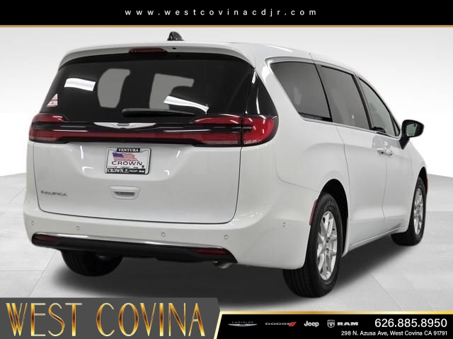 New 2025 Bright White Clear-Coat Exterior Paint Chrysler Select image 5